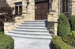 Staircase and walkway in Natural Stone